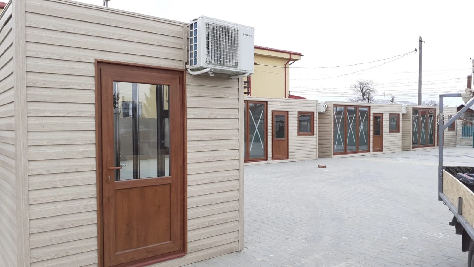 Container tip cabana