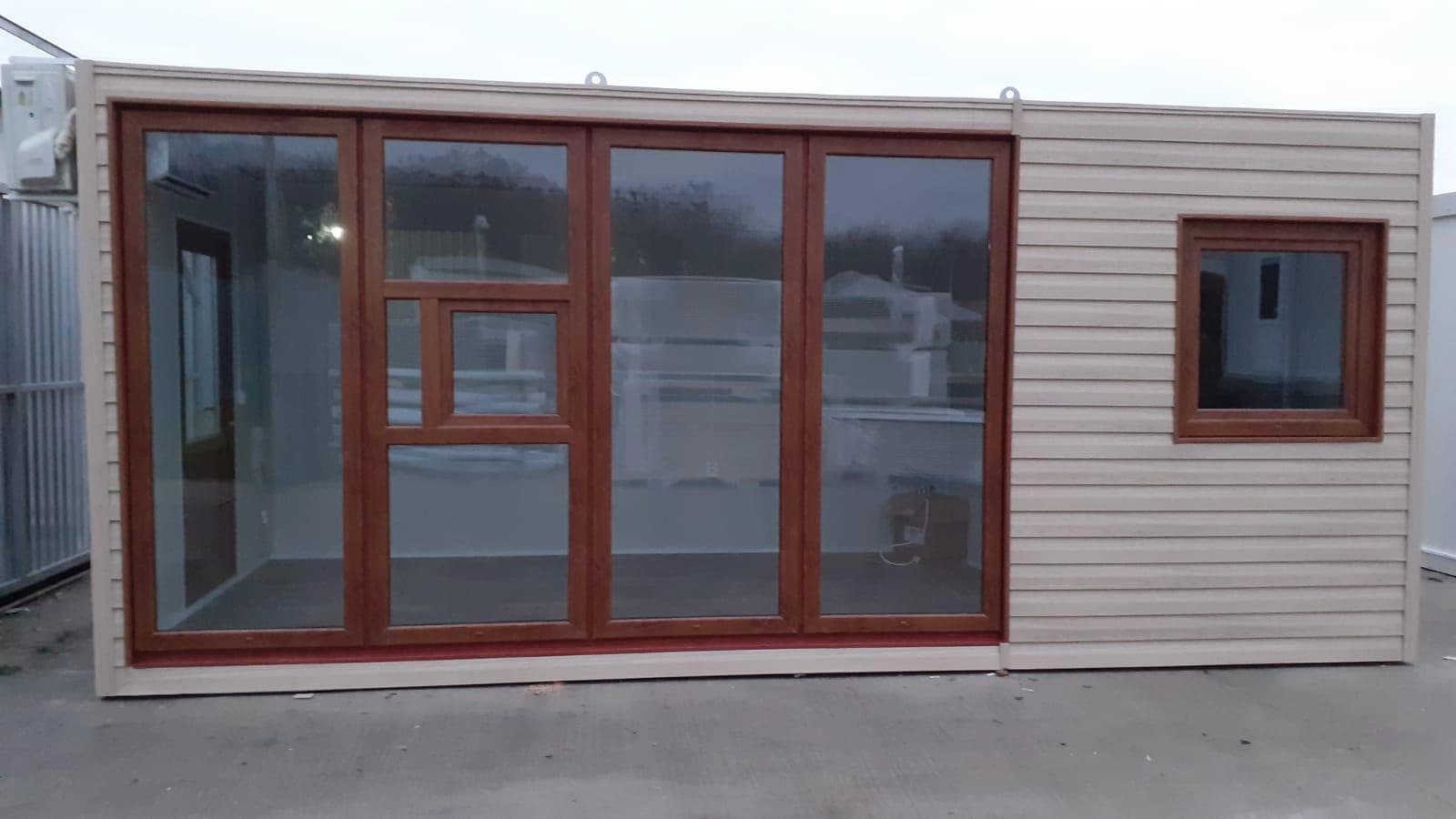Container tip cabana